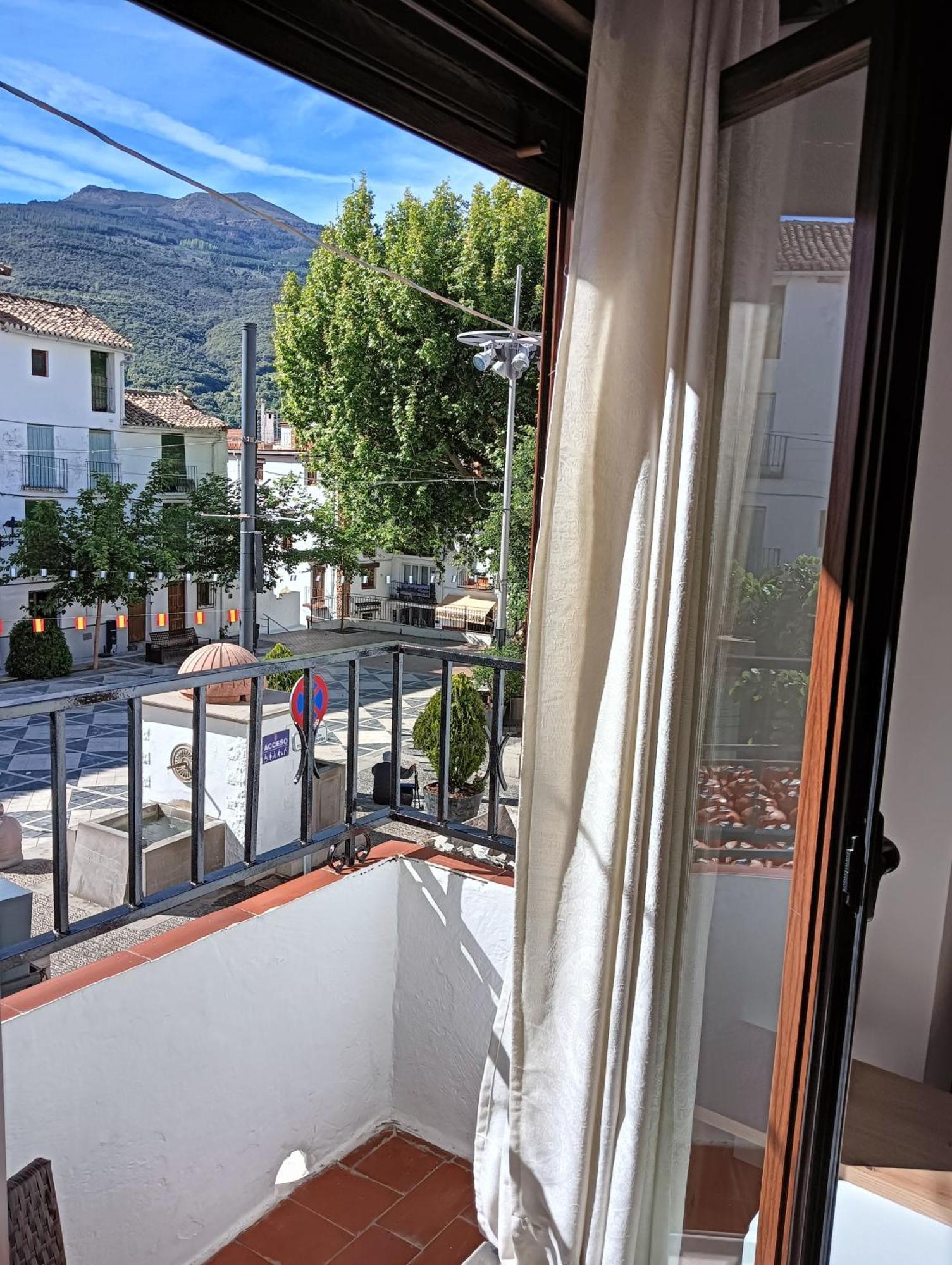 La Casa De La Plaza Apartamento Guejar Sierra Exterior foto